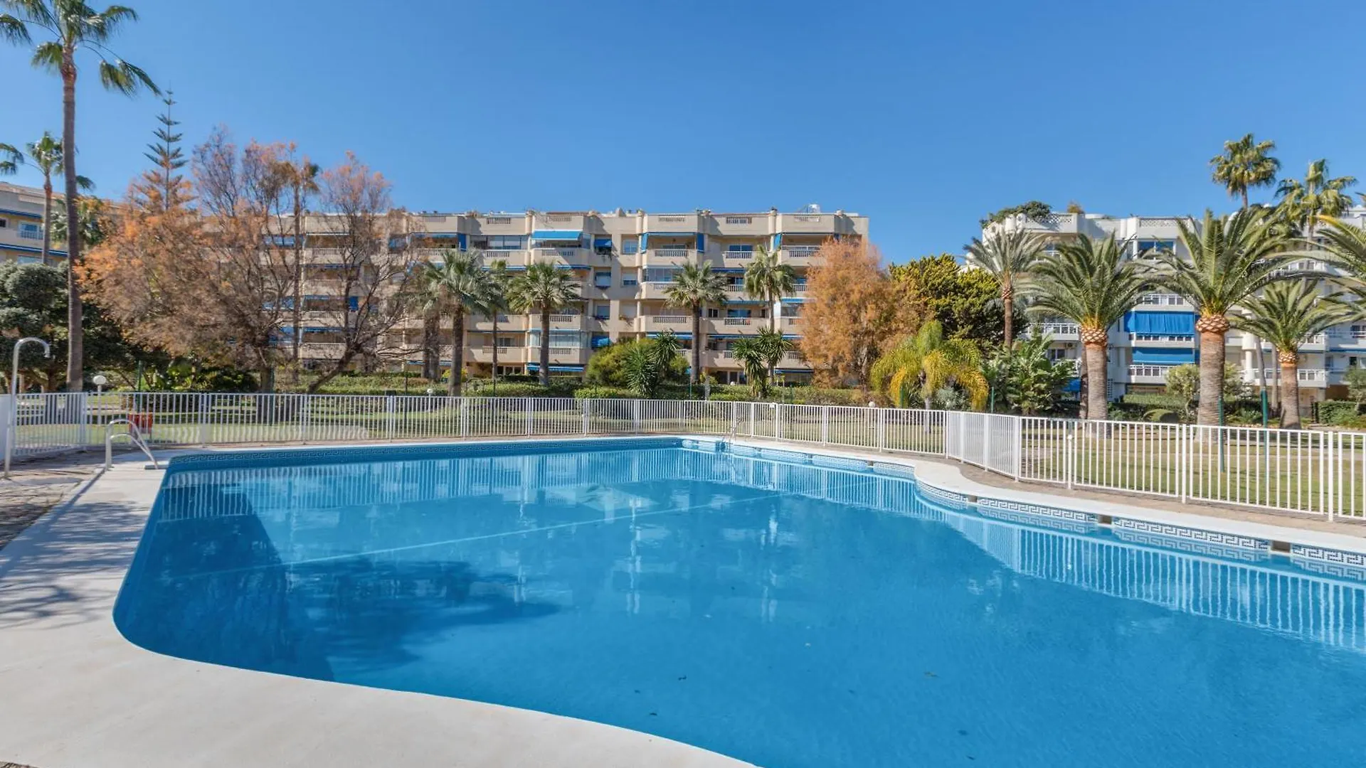 Apartment Apartamento Junto Al Mar Costa Lago Torremolinos